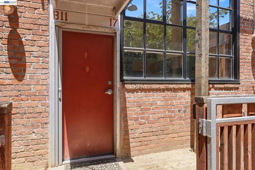 b11-1501 37th Ave, Oakland, CA, 94601-3584 | Card Image