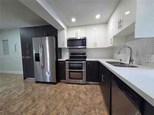 6240-6240 Sw 21st St, Miami, FL, 33155-2057 | Card Image