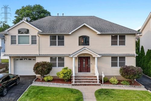 88 San Antonio Ave, Nutley, NJ, 07110-3035 | Card Image