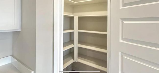 View of pantry | Image 6