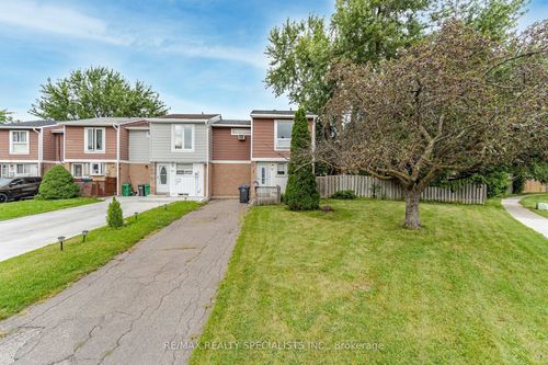30 Hardcastle Crt, Brampton, ON, L6S2B3 | Card Image
