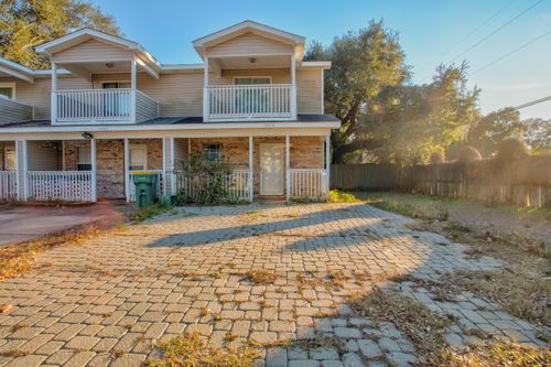 2400 Suwanee Ln, Fort Walton Beach, FL, 32547-5129 | Card Image