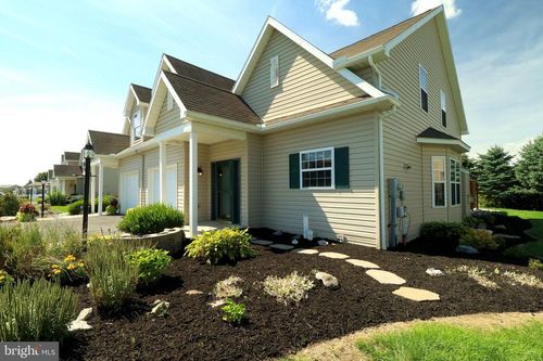 411 Stony Pointe Dr, BELLEFONTE, PA, 16823-7614 | Card Image