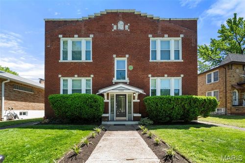 1030 Commodore Dr, Richmond Heights, MO, 63117-1593 | Card Image