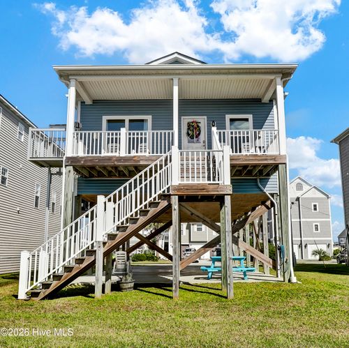 1017 1st St, Surf City, NC, 28445-8622 | Card Image