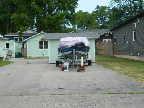 16 Cambridge Rd E, Fort Erie, ON, L0S1N0 | Card Image