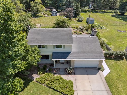 49562 Iris Dr, Shelby Twp, MI, 48317-1625 | Card Image