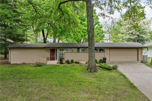 6609 Nall Dr, Mission, KS, 66202-4328 | Card Image