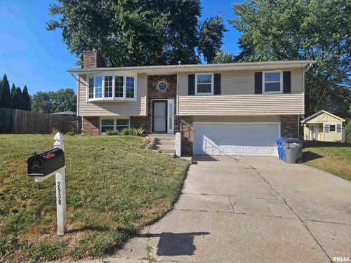 2530 Saint Johns Ct, Bettendorf, IA, 52722-2143 | Card Image