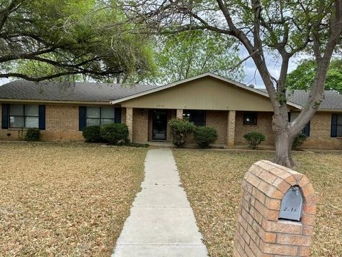 2815 Good Shepherd Dr, Brownwood, TX, 76801-6027 | Card Image