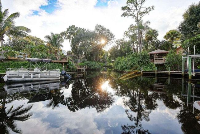 576 Sw Rustic Cir, House other with 3 bedrooms, 2 bathrooms and null parking in Stuart FL | Image 42