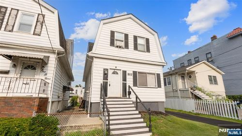 107 High St, West Orange, NJ, 07052-6001 | Card Image