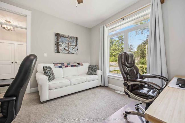 9934 Nipigon St, House other with 2 bedrooms, 2 bathrooms and 2 parking in Port Franks ON | Image 16