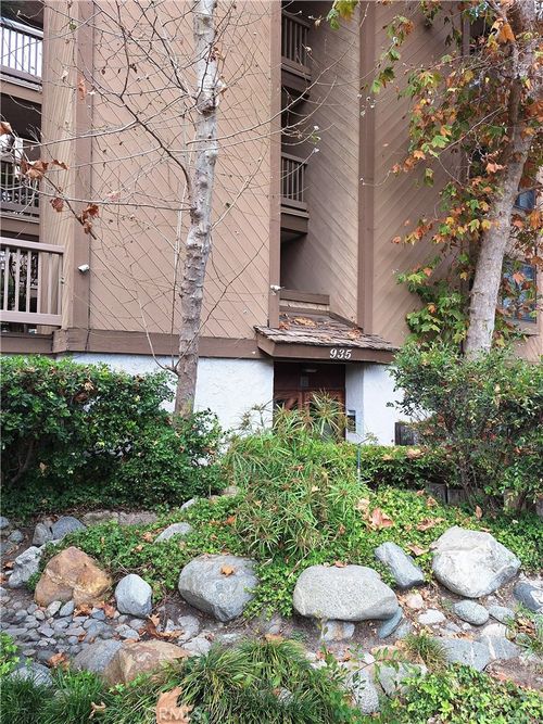 apt-303-935 Main St, El Segundo, CA, 90245-5211 | Card Image