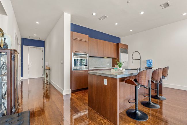APT-1702 - 2200 Victory Ave, Condo with 2 bedrooms, 2 bathrooms and null parking in Dallas TX | Image 5