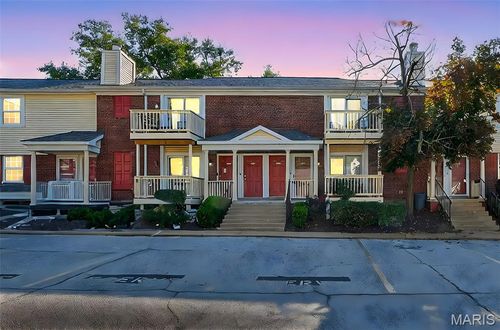 9011 N Swan Cir, Brentwood, MO, 63144-1142 | Card Image