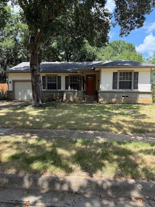 1715 Stewart Dr, Arlington, TX, 76013-3651 | Card Image