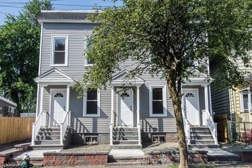 4-2l-26 Washington St, Montclair, NJ, 07042-4580 | Card Image