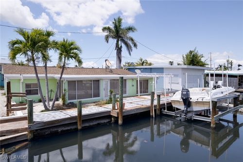2647 Pine St, MATLACHA, FL, 33993-9731 | Card Image