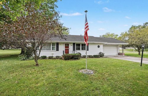 913 Main St, Buchanan, MI, 49107-1330 | Card Image