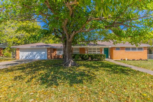 4305 Cummings Dr, North Richland Hills, TX, 76180-8619 | Card Image