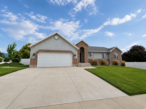198 Dakota Dr, Springville, UT, 84663-9492 | Card Image