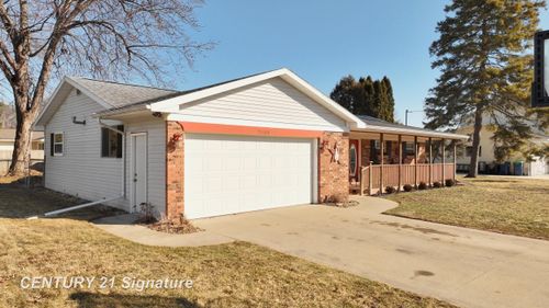 7182 Ronald Dr, Saginaw, MI, 48609-6935 | Card Image