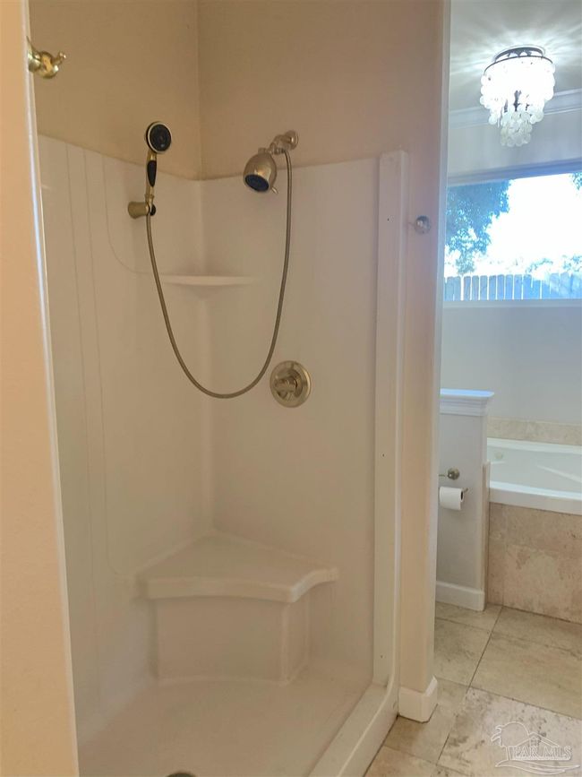 B - 6148 The Oaks Ln, House other with 3 bedrooms, 3 bathrooms and 2 parking in Pensacola FL | Image 29