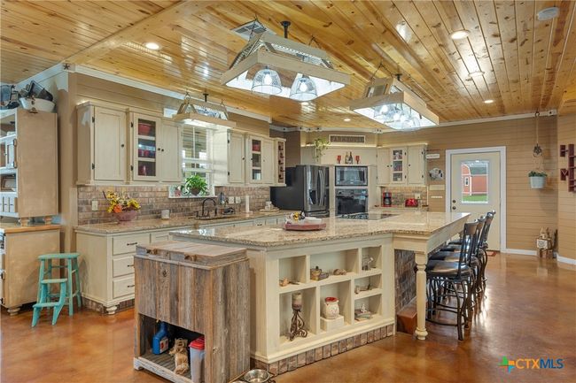 655 Hwy 236, Home with 3 bedrooms, 2 bathrooms and null parking in Moody TX | Image 7