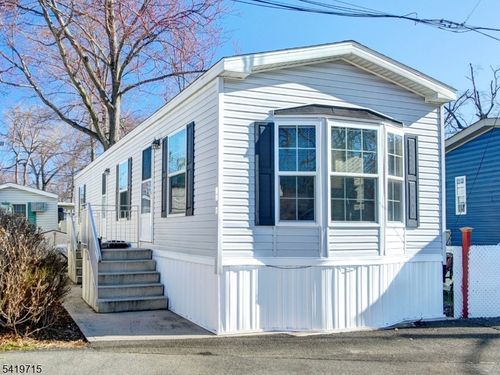17 E 6th St, Moonachie, NJ, 07074-1843 | Card Image