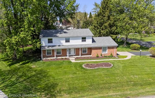 6540 Alderley Way, West Bloomfield, MI, 48322-3847 | Card Image