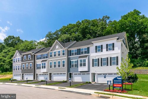 251 Summerfield Dr, HANOVER, PA, 17331 | Card Image