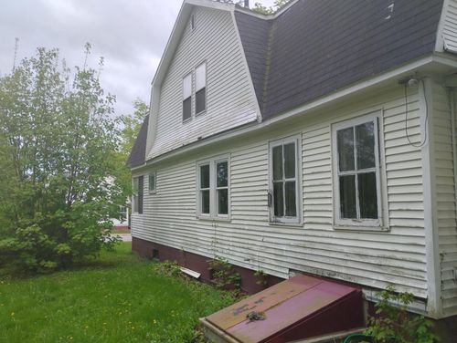 105 Broadway, Baileyville, ME, 04694 | Card Image