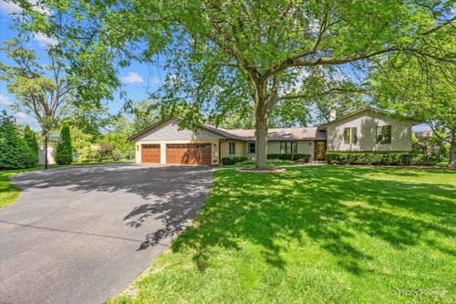 152 Jacquelyn Dr, Bensenville, IL, 60106-3229 | Card Image