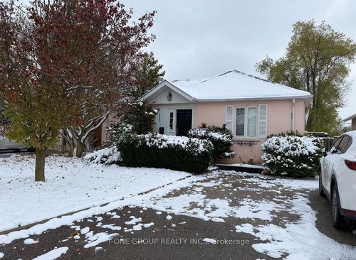 153 Connaught Ave, North York, ON, M2M1H3 | Card Image