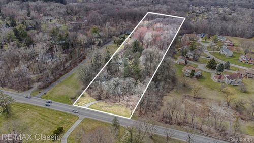 23775 Inkster Rd, Farmington Hills, MI, 48336-3852 | Card Image