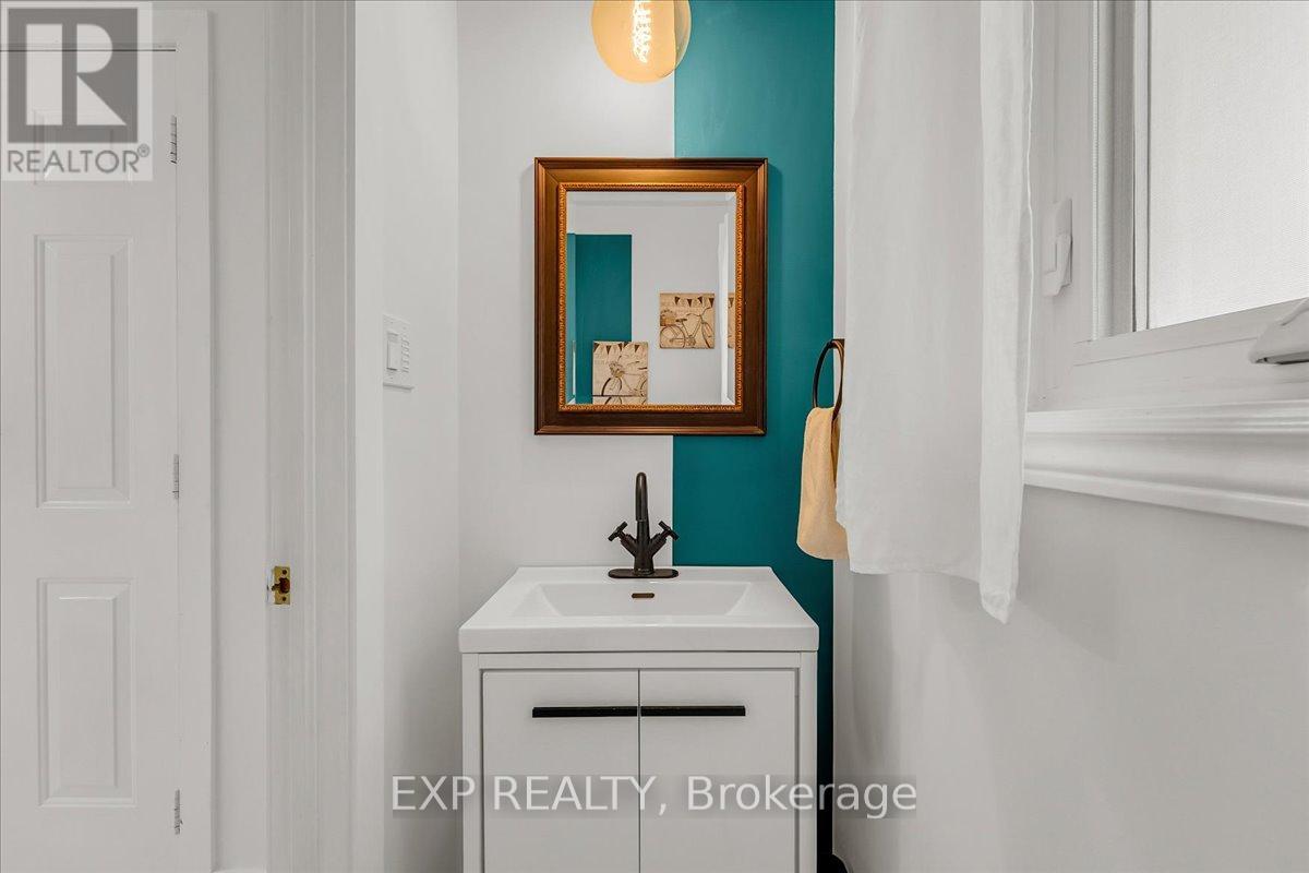 Residential in Barrie (Painswick South) 2