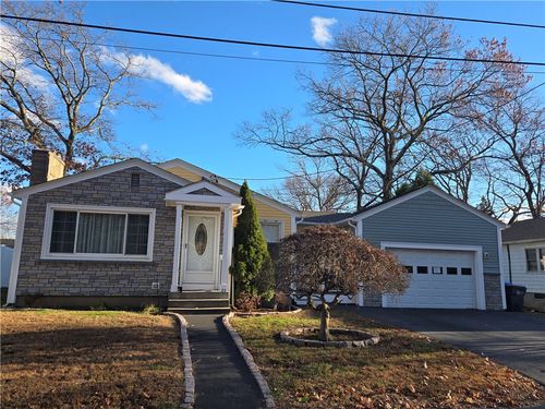 29 Dakota St, Providence, RI, 02904-1709 | Card Image