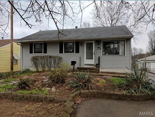 10518 Braemar Dr, Saint Louis, MO, 63137-3853 | Card Image