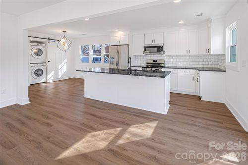 4629 Hidden Valley Rd, Charlotte, NC, 28213-5876 | Card Image