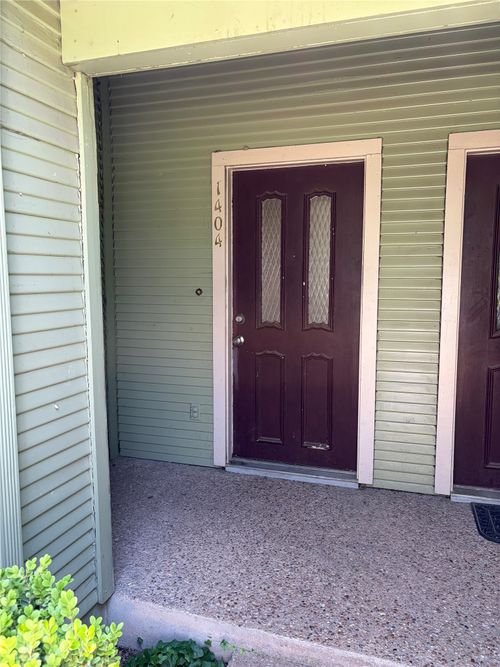 1404 Andra Ln, San Marcos, TX, 78666-2943 | Card Image