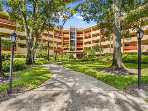 203-3076 Eastland Blvd, CLEARWATER, FL, 33761-4146 | Card Image