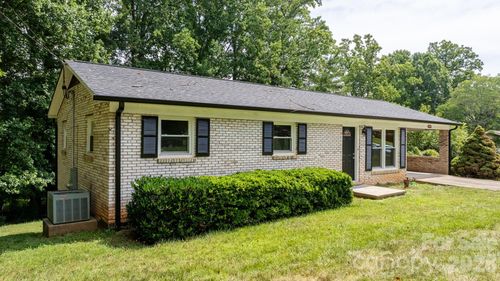 2428 Cedar Valley Dr, Conover, NC, 28613-8321 | Card Image