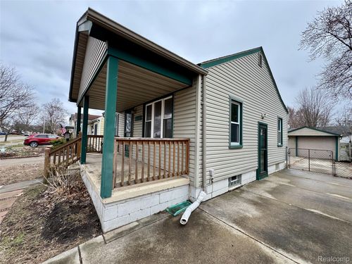 24425 Lehigh St, Dearborn Heights, MI, 48125-1942 | Card Image