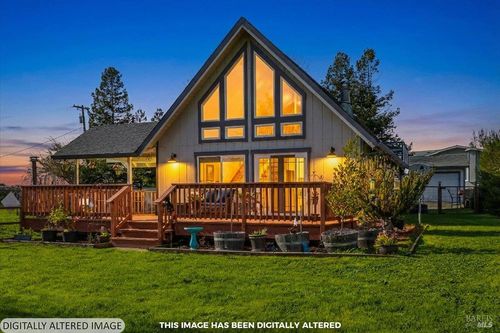 166 Davis Ln, Penngrove, CA, 94951 | Card Image