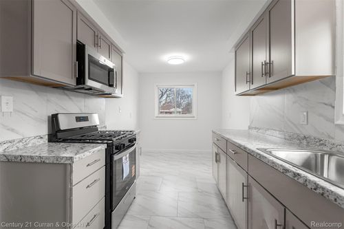 4170 Lincoln Blvd, Dearborn Heights, MI, 48125-2566 | Card Image