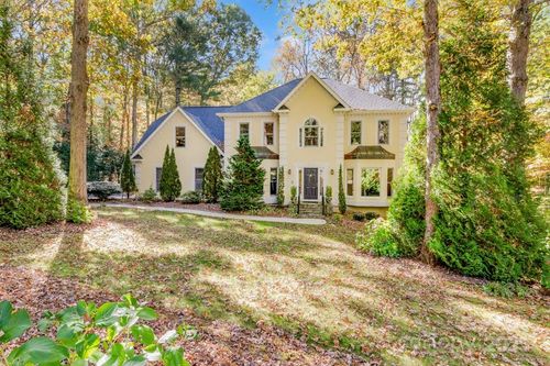 107 Sunningdale Dr, Flat Rock, NC, 28731-9567 | Card Image