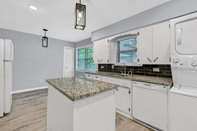 110 W Moore St, House other with 2 bedrooms, 2 bathrooms and null parking in Sherman TX | Image 10