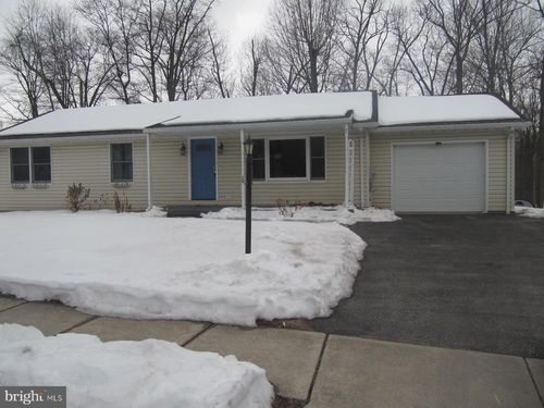 29 Chinkapin Dr, New Oxford, PA, 17350-9348 | Card Image