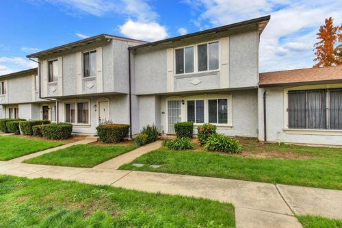 7646 La Mancha Way, Sacramento, CA, 95823 | Card Image